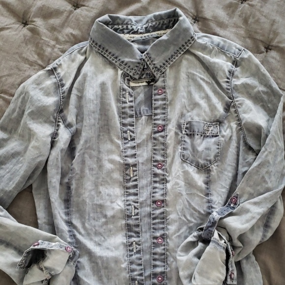 GUESS shirt..worn once size M - Picture 2 of 4
